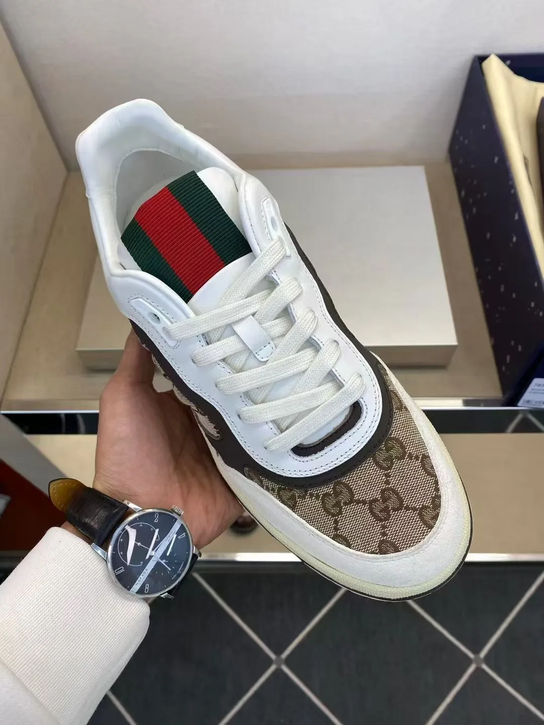Men's Men's Shoes 💰440 [New Style] 🎍🎍Gucci - New Men's Shoes GUCCI [Lightning] The latest shoes are shipped. Original quality, fashionable, made of special materials, sheepskin lining, brand new packaging. The foot feels super comfortable and the workmanship is impeccable. Size: Male 38-44 (45 can be customized
